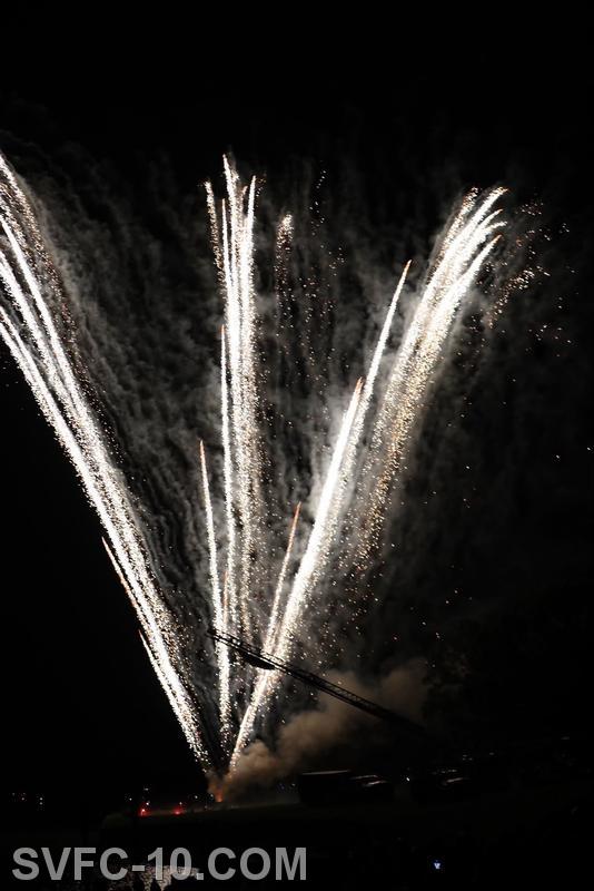 Saunders Fire Works at Parkway