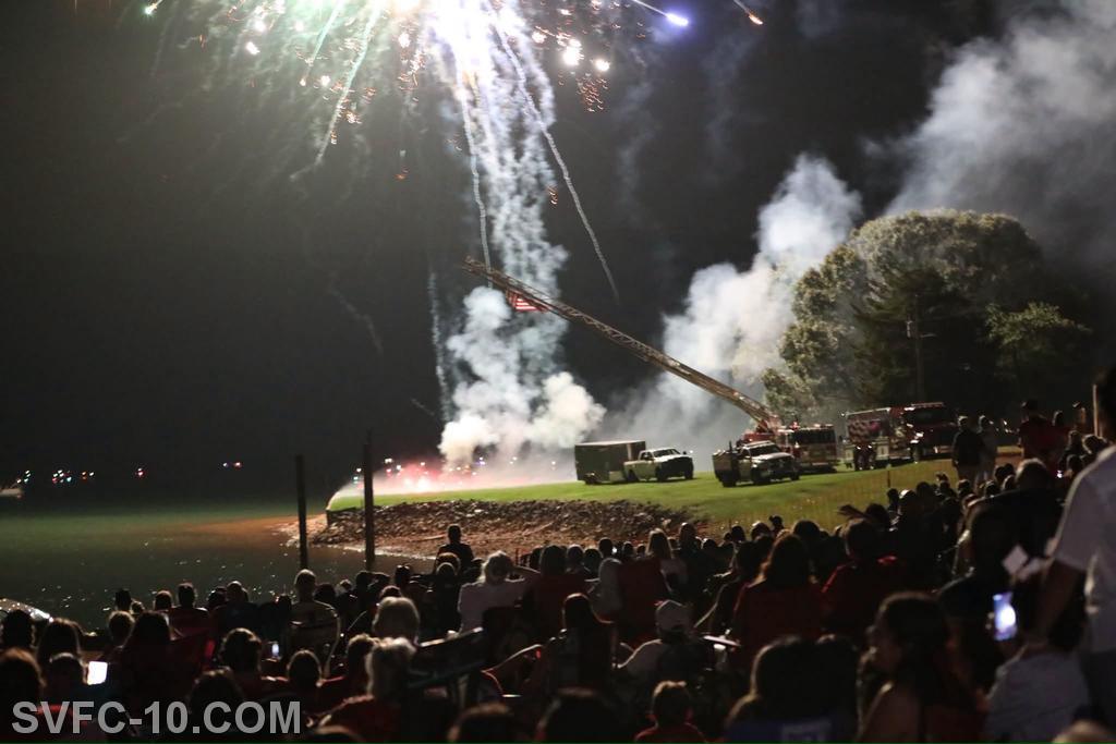 Saunders Fire Works at Parkway