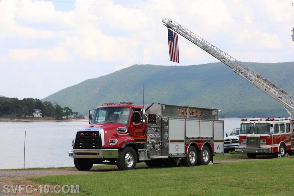 Saunders Fire Works at Parkway
