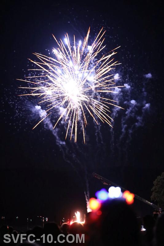 Saunders Fire Works at Parkway