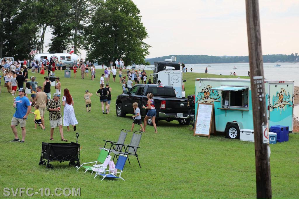 Saunders Fire Works at Parkway